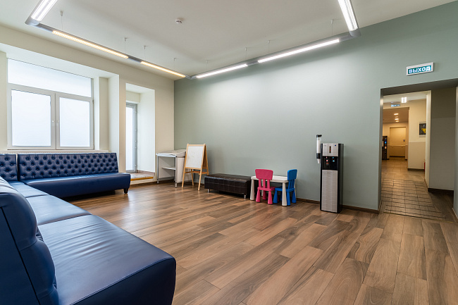 Клиника «Семейная» на пл. Ильича/Радонежского