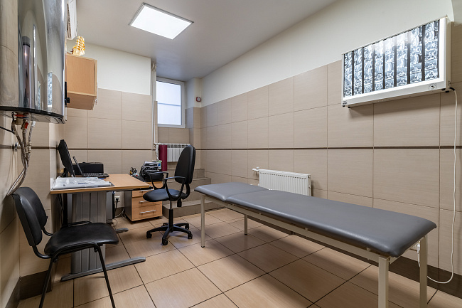 Клиника «Семейная» на пл. Ильича/Радонежского