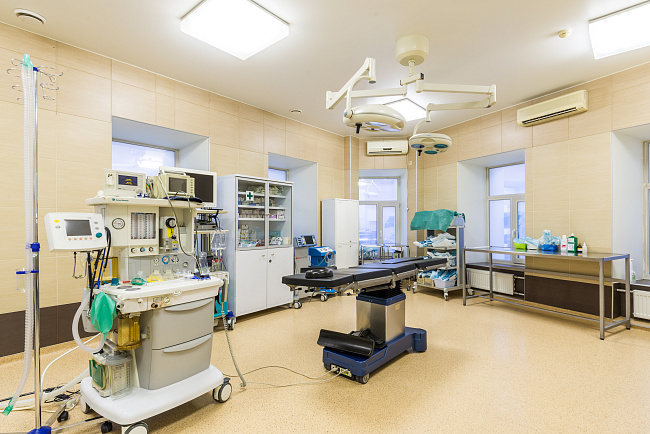 Клиника «Семейная» на пл. Ильича/Радонежского