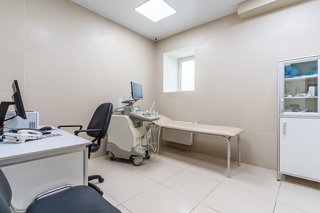 Клиника «Семейная» на пл. Ильича/Радонежского